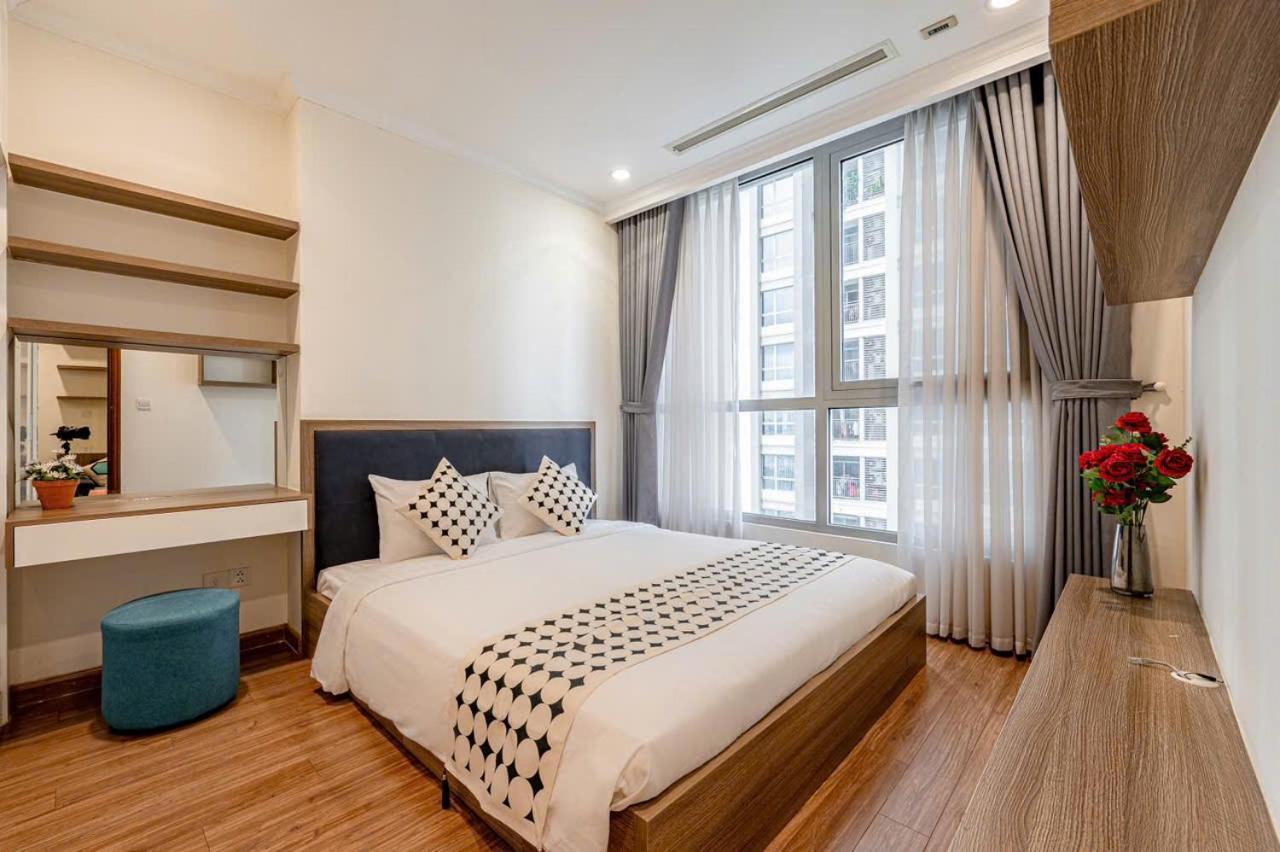 The Sun Avenue Center Apartment *