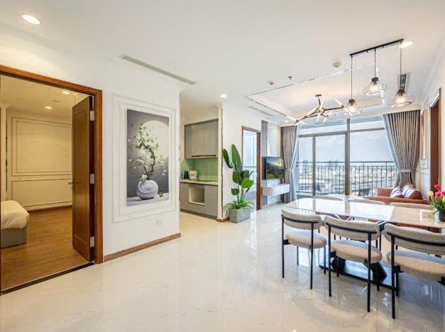 The Sun Avenue Center * Ho Chi Minh City